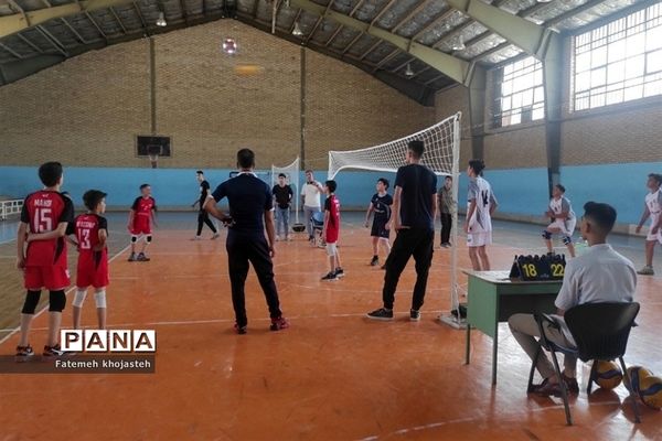 برگزاری مسابقات والیبال نونهالان در شهرستان قرچک