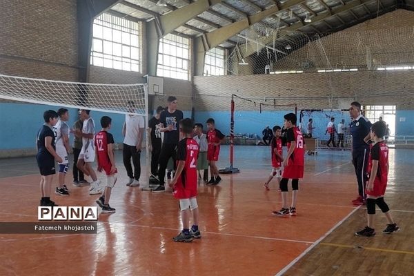 برگزاری مسابقات والیبال نونهالان در شهرستان قرچک