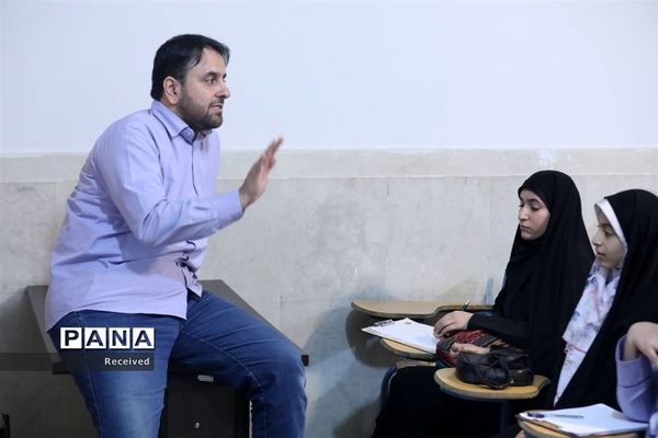 برگزاری کلاس‌ها و کارگاه‌های آموزشی در نخستین روز اردوی پویش کتابخوانی «هیس طوری»