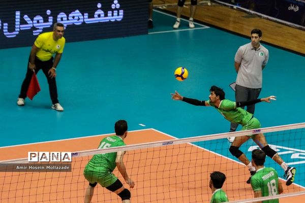 دیدار تیم‌های ایران و پاکستان در مرحله حذفی لیگ والیبال مردان آسیا
