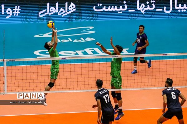 دیدار تیم‌های ایران و پاکستان در مرحله حذفی لیگ والیبال مردان آسیا