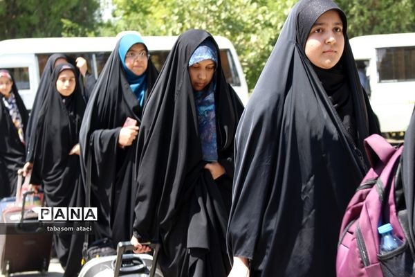 آیین استقبال چهل و یکمین دوره مسابقات قرآن، عترت و نماز دانش‌آموزان دختر در کرمانشاه
