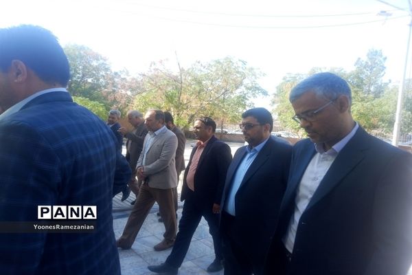 غبار روبی مزار شهدای خلیل آباد  به مناسبت هفته دولت