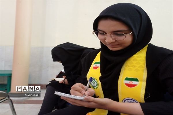 دوره آموزشی کمک‌های اولیه برای دانش‌آموزان عضو سازمان دانش‌آموزی استان اصفهان