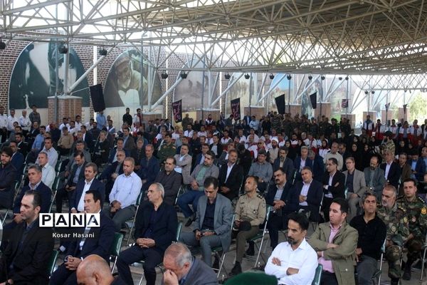 تجدید بیعت مسئولان استانی با شهیدان در اولین روز از هفته دولت
