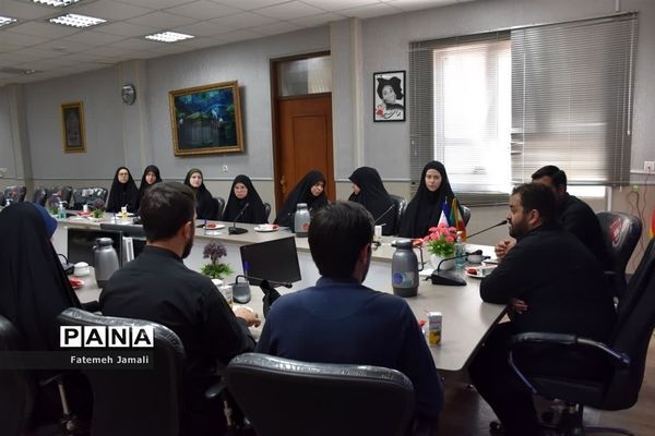 نشست مدیر آموزش و پرورش ناحیه یک مشهد  با دانش آموختگان کالج فارسی زبانان کشور بوسنی و هرزگوین