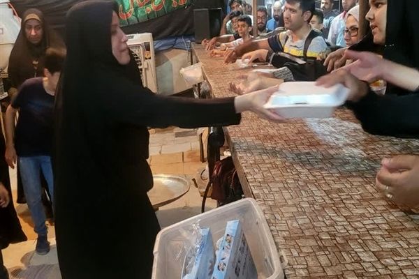 خدمت‌رسانی به زائران اربعین در موکب فرهنگیان خوزستان