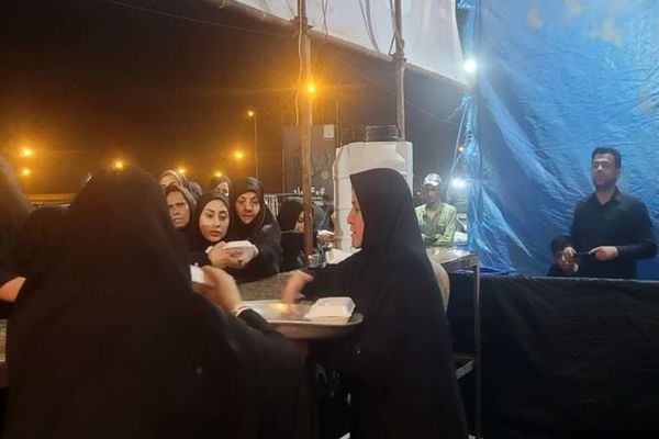 خدمت‌رسانی به زائران اربعین در موکب فرهنگیان خوزستان
