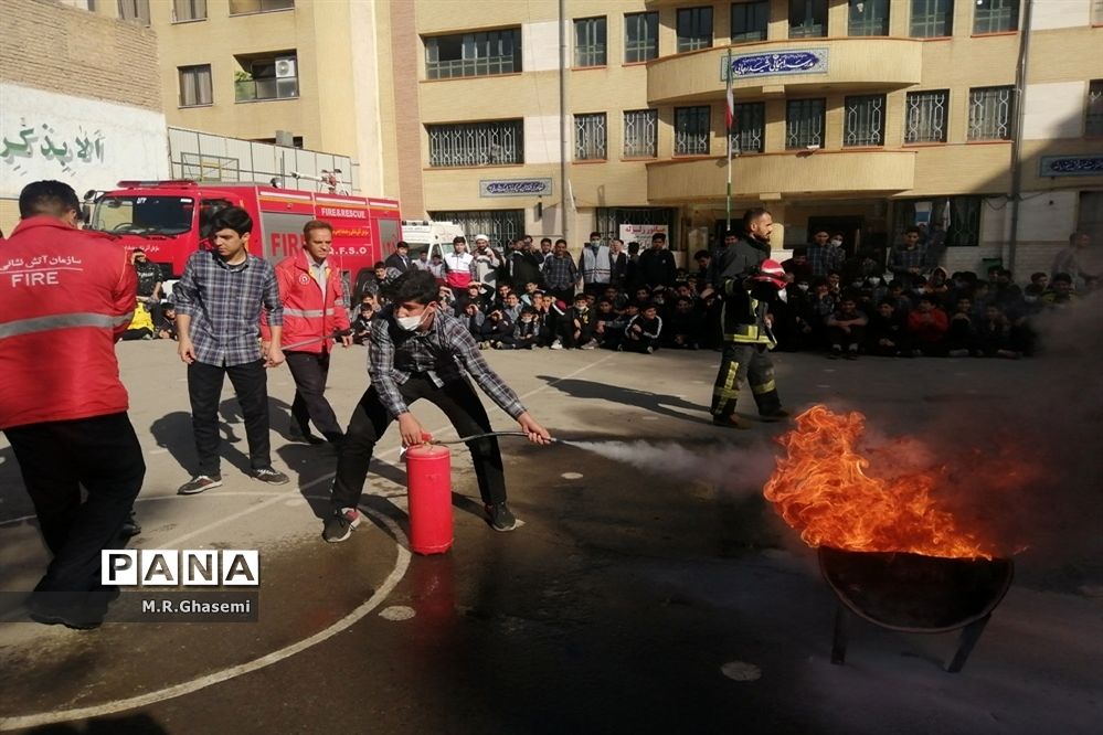 آغاز آموزش اصول ایمنی به سرایداران مدارس