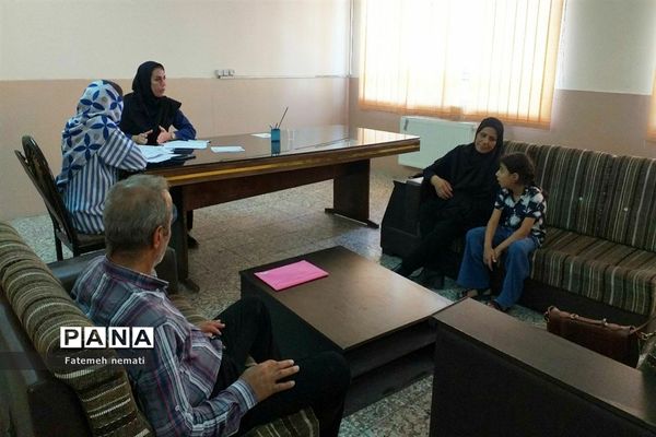فعالیت مرکز مشاوره انتخاب رشته کنکور ویژه دانش‌آموزان در ملارد