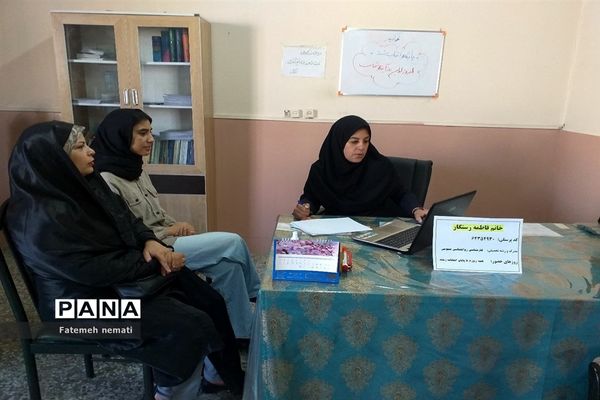 فعالیت مرکز مشاوره انتخاب رشته کنکور ویژه دانش‌آموزان در ملارد
