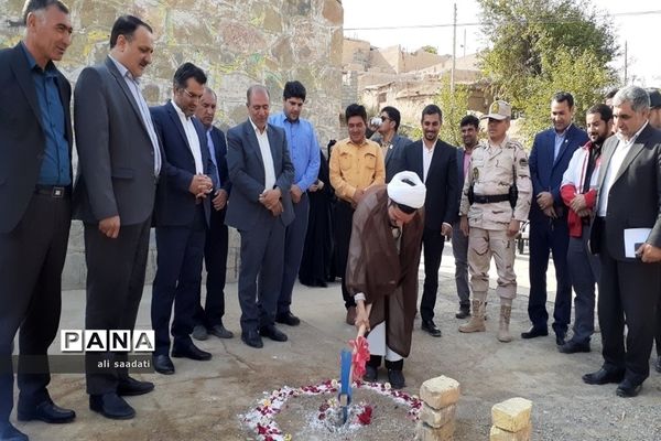 کلنگ‌زنی ساخت فضای آموزشی جدید در روستای  احمد‌آباد شهرستان کلات