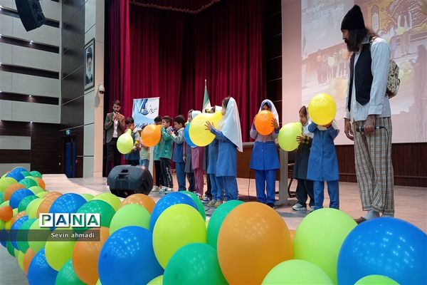 برگزاری همایش نغمه‌ مادرانه کلاس اولی‌ها در صفادشت