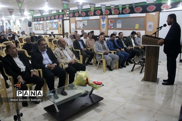 نشست صمیمی مدیر کل آموزش و پرورش استان بوشهر با همکاران اداری