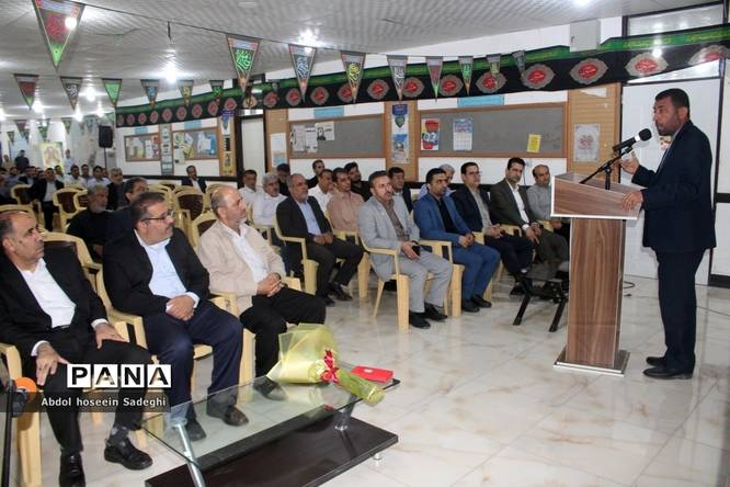 نشست صمیمی مدیر کل آموزش و پرورش استان بوشهر با همکاران اداری