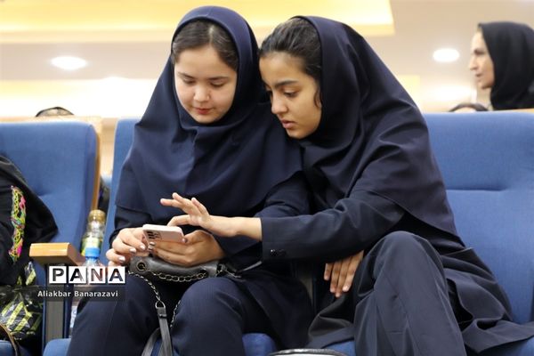 دومین کارسوق زبان های خارجی قطب های دو و پنج کشور