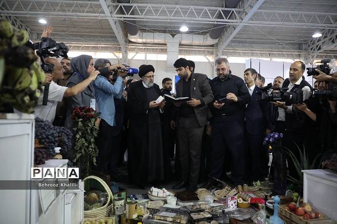 بازدید رئیس جمهوری از نمایشگاه «روایت خدمت؛ وعده وفا»