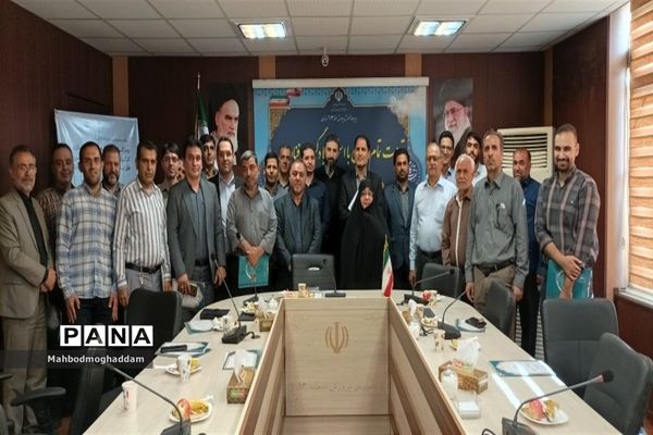 مراسم هفته دولت و روز کارمند در آموزش و پرورش منطقه ۱۳