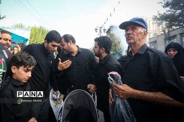 حضور وزیرآموزش و پرورش در پیاده‌روی جاماندگان اربعین حسینی