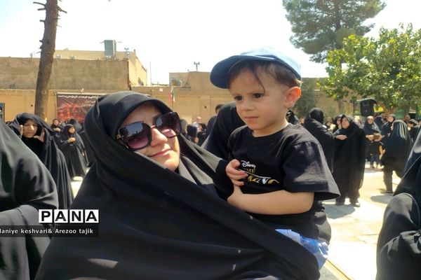 حضور پرشور عشاق الحسین ع در راهپیمایی جاماندگان اربعین