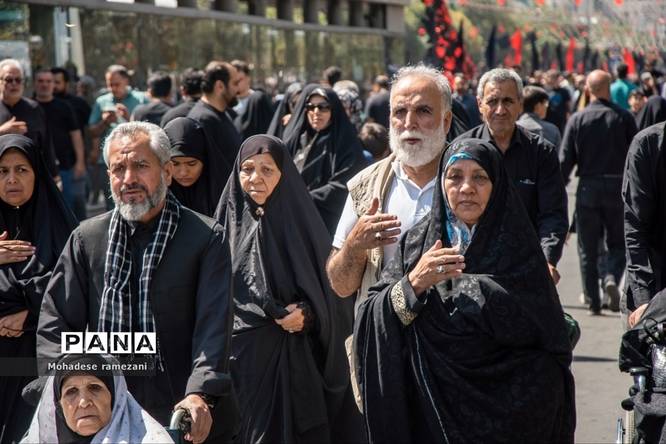 پیادهروی جاماندگان اربعین حسینی در مشهد