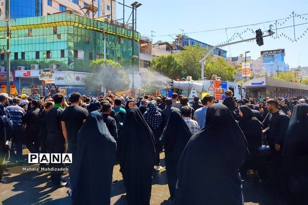 حضور پرشور عاشقان اباعبدالله الحسین (ع)  در پیاده‌روی جا‌ماندگان اربعین حسینی