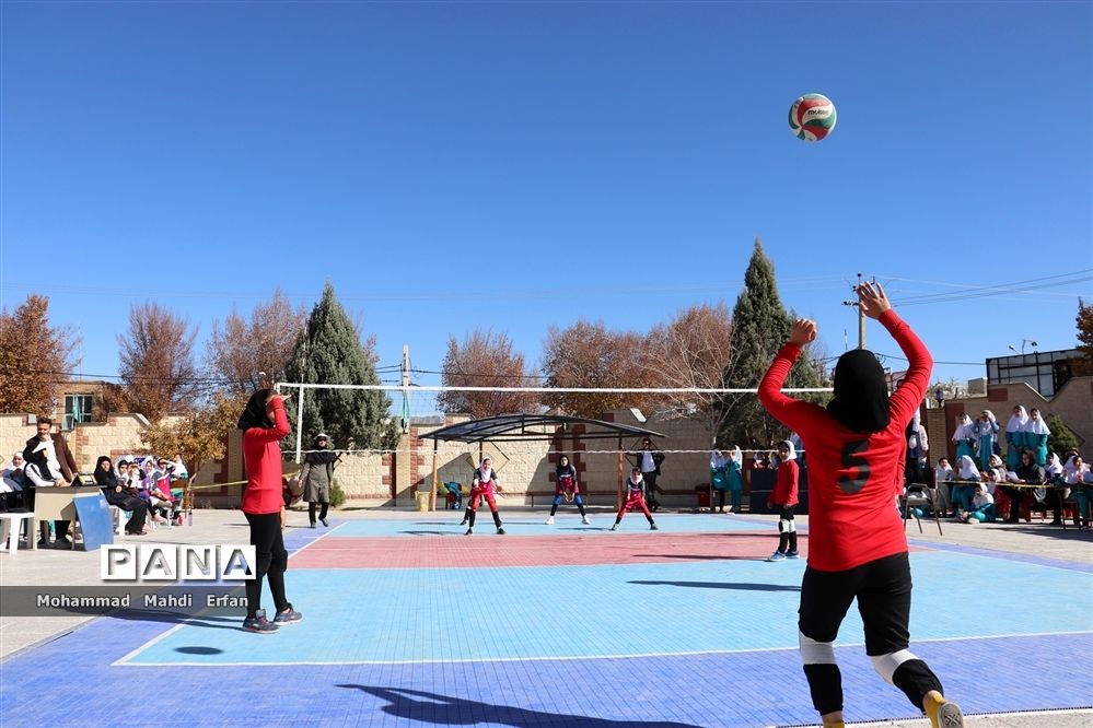 اصفهان قهرمان مسابقات والیبال استعدادهای برتر دختر 1402