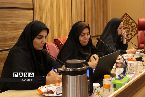 نشست هم‌اندیشی مسئولان امورتربیتی مناطق ۲۱ گانه شهرستان‌های تهران