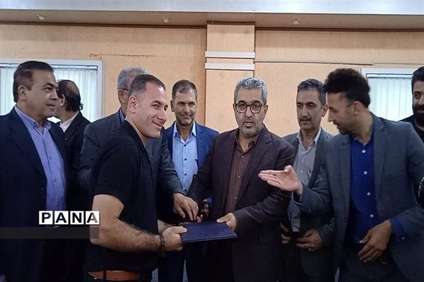 نشست هم‌اندیشی مدیرکل ورزش و جوانان استان مازندران در محمود‌آباد