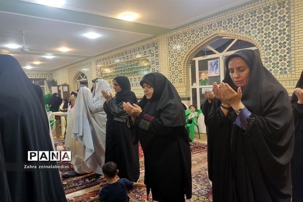 دوشنبه‌های مسجد محوری با حضور دانش‌آموزان و مسئولان آموزش و پرورش در شیراز