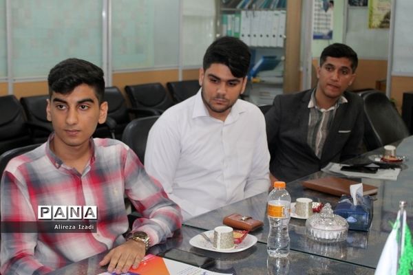 نشست هیات رئیسه شورای دانش‌آموزی استان بوشهر