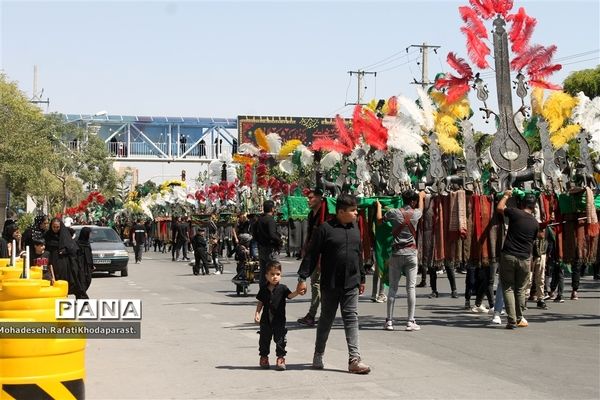 بیعت عاشقان اباعبدالله (ع) در روز اربعین