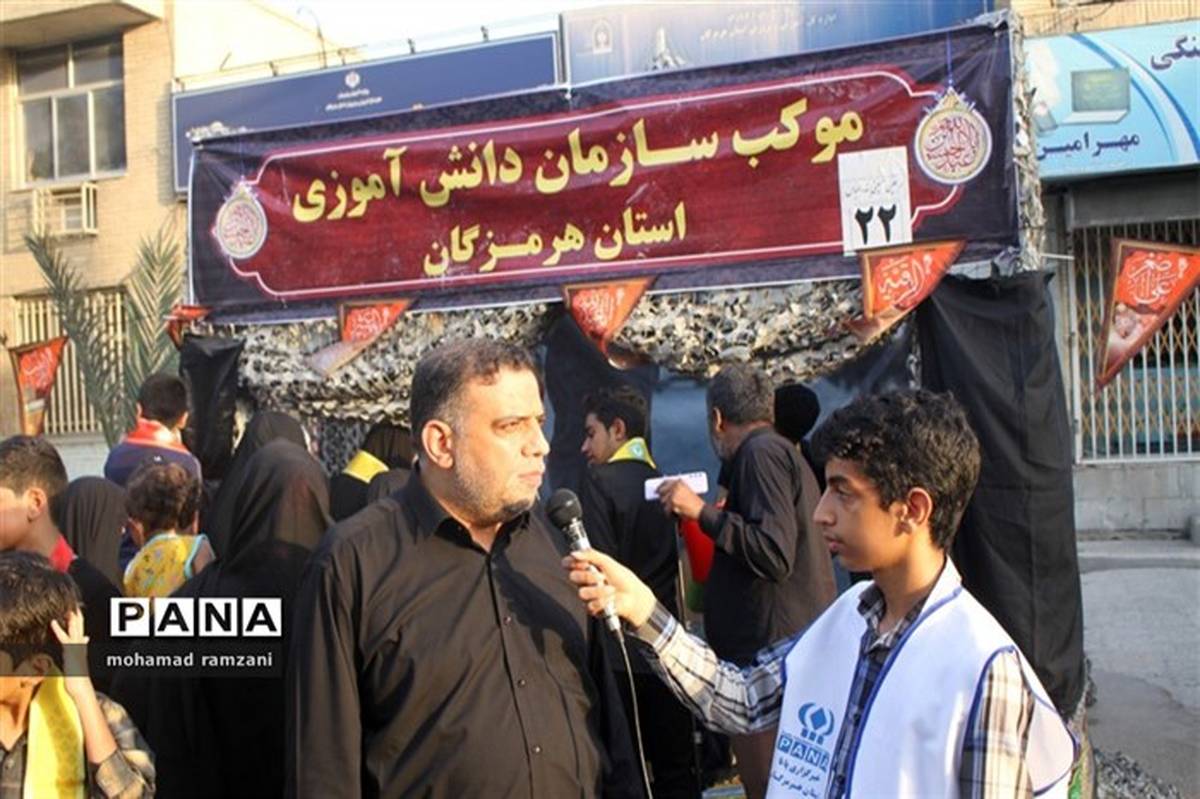 برپایی موکب دانش‌آموزی و توزیع بیش از ۲۰۰۰ بسته فرهنگی