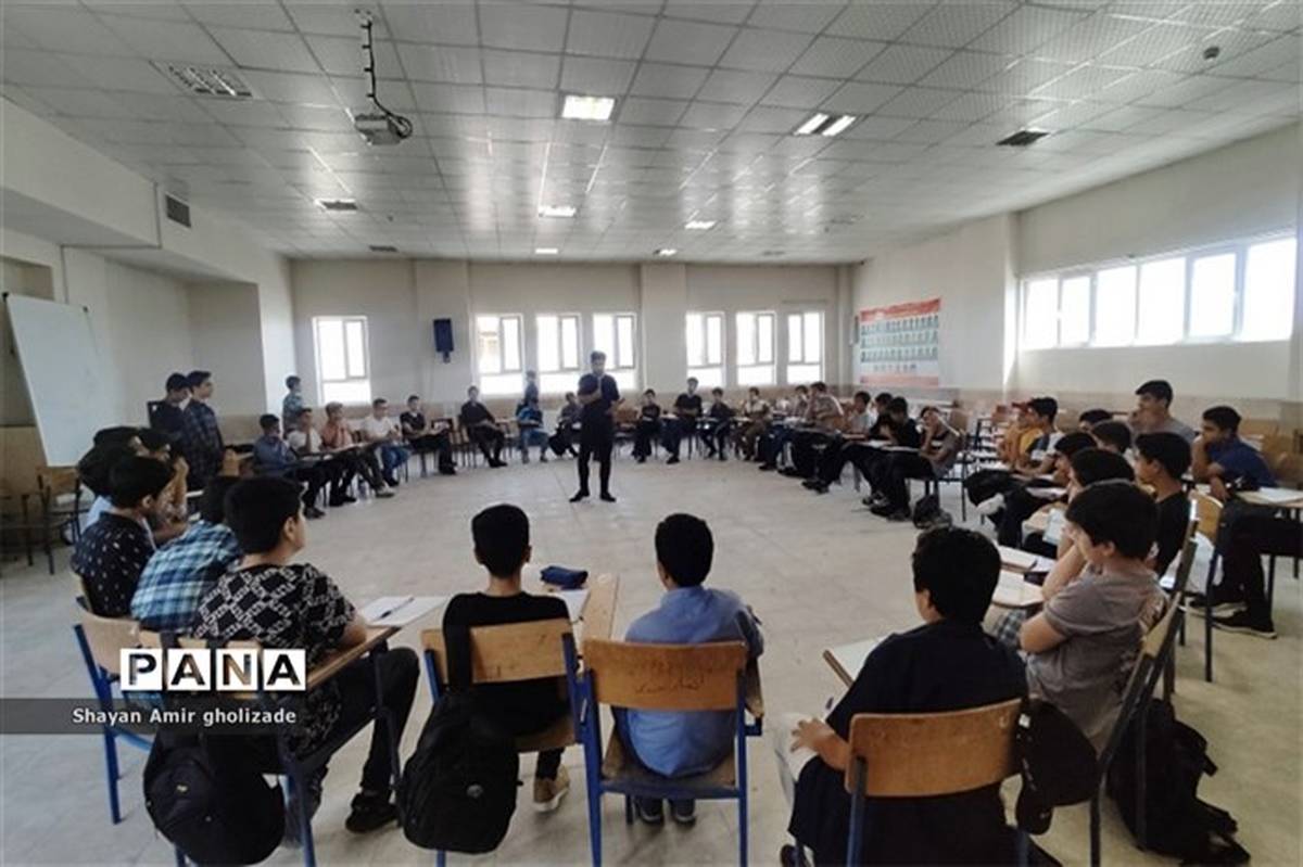 برگزاری کلاس‌های اوقات فراغت در دبیرستان انصار المهدی(عج) شهرستان‌قرچک/فیلم