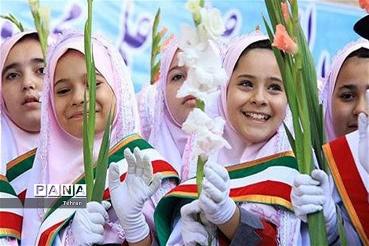 مانور بازگشایی مدارس منطقه 4 تهران کلید خورد