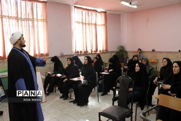 دومین روز دوره سپهر دانش و معرفت در ناحیه یک بهارستان