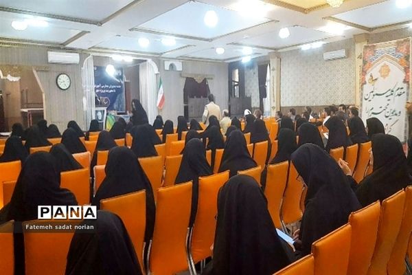 جلسه مدیران مدارس آموزش و پرورش منطقه تبادکان با محوریت پروژه مهر و بازگشایی مدارس