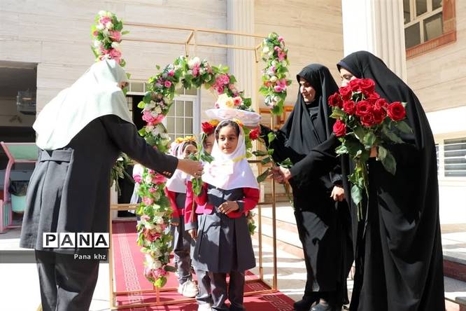 جشن شکوفه‌ها در دبستان معصوم دزفول
