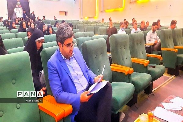 برگزاری همایش شمیم مهر ویژه معاونان پرورشی در کانون لقمان شهرستان کاشمر