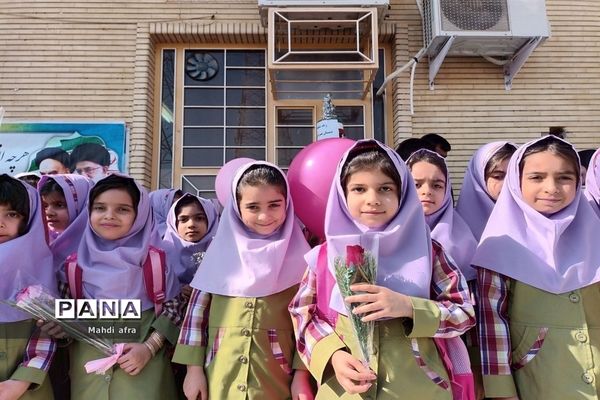 برگزاری جشن شکوفه‌های کلاس‌ اولیدر مدارس شهرستان بهبهان