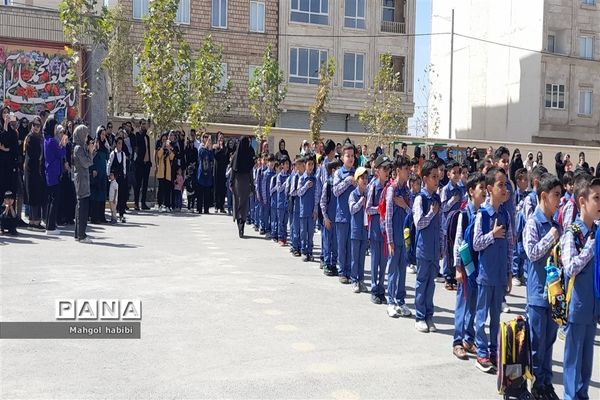 برگزاری جشن شکوفه‌ها همزمان با سراسر کشور در دبستان پورشهریاری ناحیه ۷