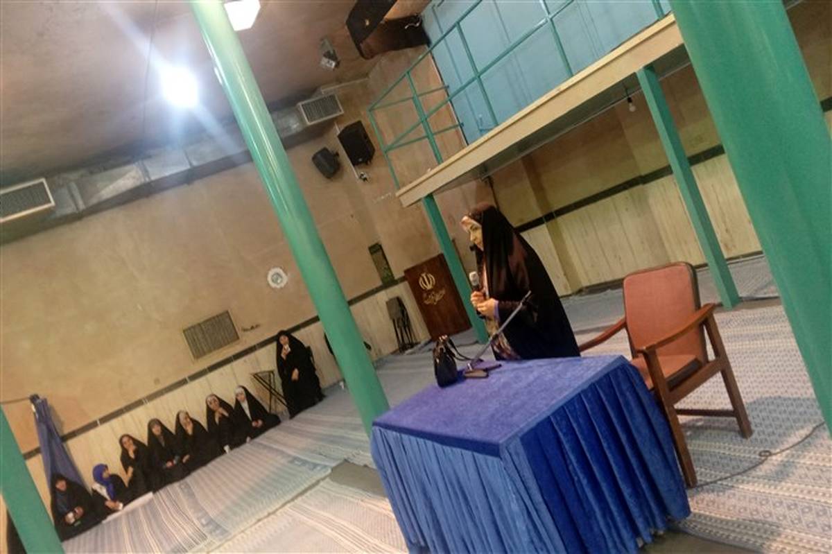 آیین تجدید میثاق با آرمان‌های امام راحل توسط فرهنگیان منطقه ٨ تهران انجام شد