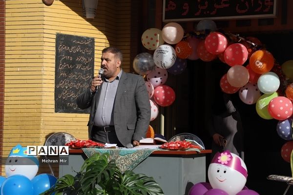 جشن شکوفه‌ها با حضوردانش‌آموزان کلاس اولی در گلستان