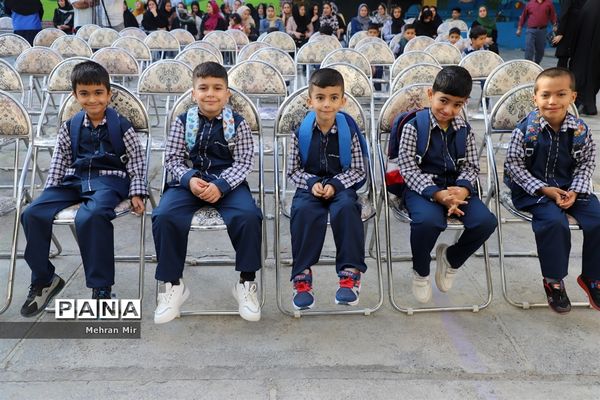 جشن شکوفه‌ها با حضوردانش‌آموزان کلاس اولی در گلستان