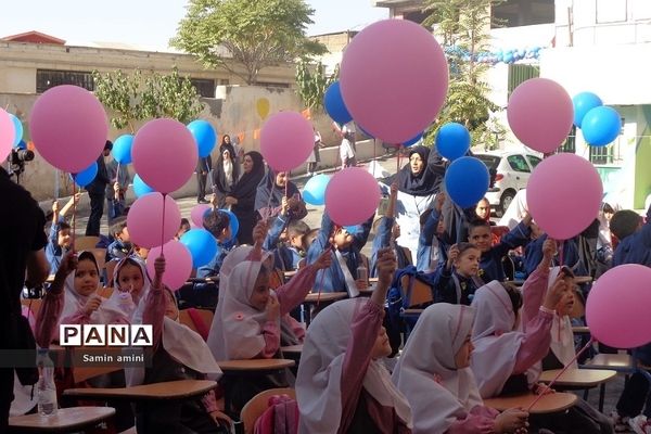 جشن شکوفه‌ها در مدارس رودهن