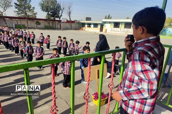 جشن شکوفه‌ها در مدارس کهریزک