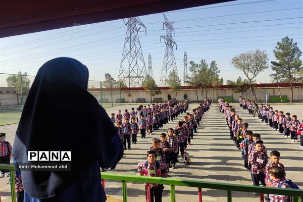 جشن شکوفه‌ها در مدارس کهریزک