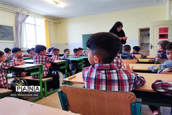 جشن شکوفه‌ها در مدارس کهریزک