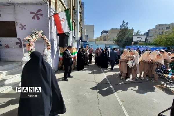 جشن جوانه‌ها در دبیرستان شهید منتظری منطقه ۱۳