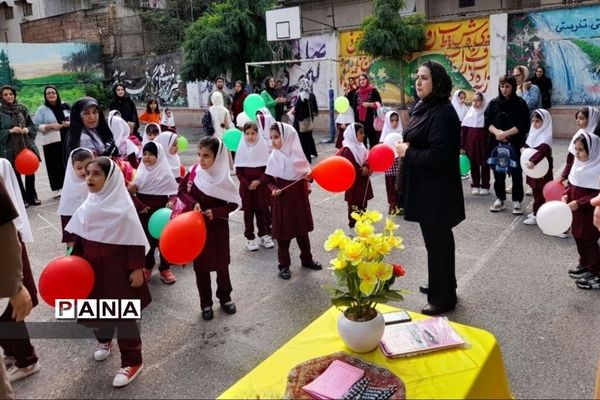 جشن شکوفه‌های کلاس اولی در قائمشهر